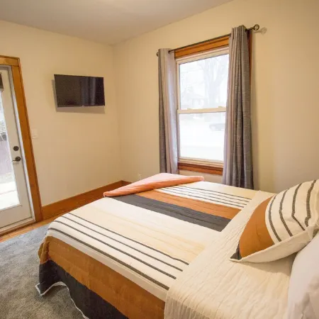 Entire House with a hot tub within a block to Frankenmuth's Main street.