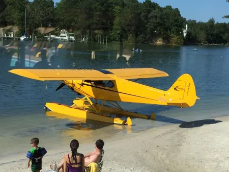 Irvington's BEST WATERFRONT EXPERIENCE  Walk to Tides Inn & Irvington shops.