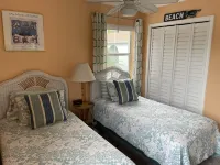 Best location on the island.  Private dock, steps to Anna Maria Beach and Pier