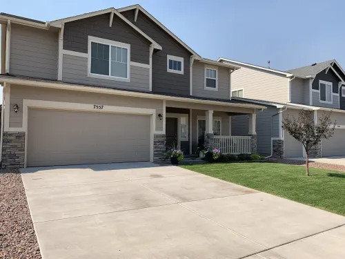 Beautiful Spacious Contemporary Craftsman Style Home Hotels in Cimarron Hills