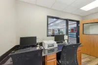 Best Western Plus Midwest City Inn  Suites فنادق في Midwest City
