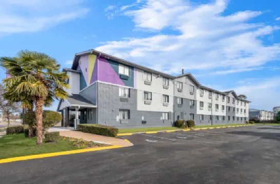 Spark by Hilton Norfolk Hotels near Thoroughgood House