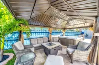 Heated Pool + Hot Tub! Close 2 Beach & Shops!