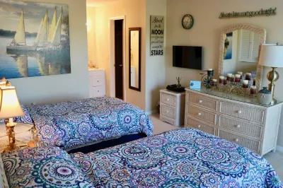 #1 Siesta Key Beach -Super Clean -2 Level Townhouse -2Br/2.5 Bth- 5 Star- 1400sf