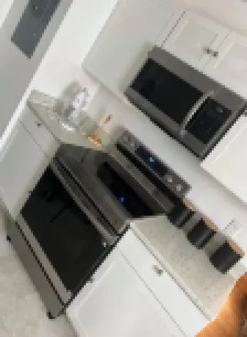 Charming 3-bedroom house in beautiful Jacksonville With WiFI & workspace.