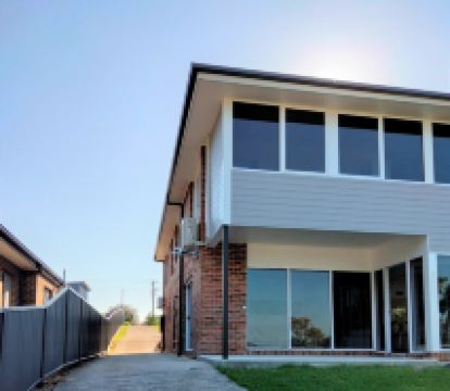 Lakeside self-contained room with private entry - 1 min from Wangi jetty