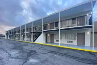 Econo Lodge Airport