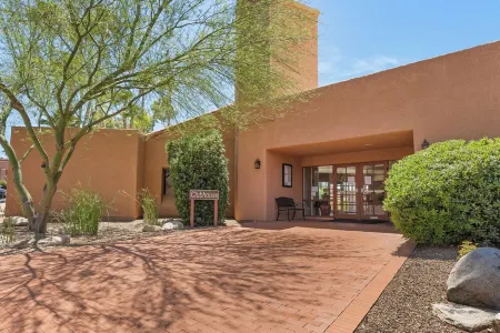 Charming one bedroom in a gated community near Sabino Canyon with heated pool.