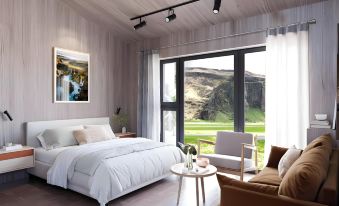 Seljalandsfoss Horizons