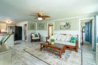 3-Bedroom Home Plus Mother-in-Law-Suite in Peaceful Haleiwa Hawaii Haleiwa Beach Park 주변 호텔
