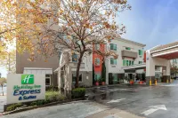 Holiday Inn Express & Suites BERKELEY by IHG - Gym
