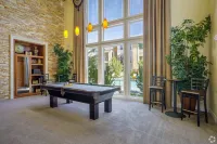 New Trendy 1BR Apartment with Heated Pool, Gym & Minigolf