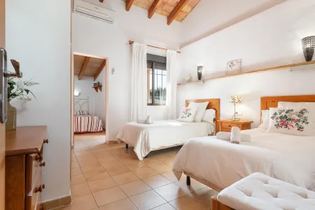 SON MARCH I - Fantastic villa in Sa Pobla with private pool and Free Wifi Отели рядом с достопримечательностью «Платжа де Муро»