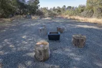 Charming 2-bedroom cabin Near Yosemite NP, High Speed WiFi in lovely Mariposa