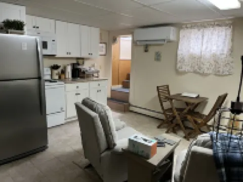 Studio 19A Hotels in Franklin County