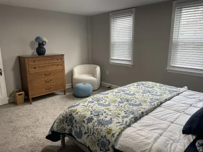 Contemporary 2 BR Townhome- Pet Friendly! Hotels near Wilmington Airport