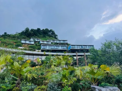 Vigolando Van Ho Resort Hotels in 