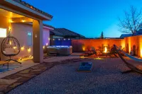 Red Rock Hangout: 5 Min to Antelope & Horseshoe + Hot Tub + Firepit + Game Room