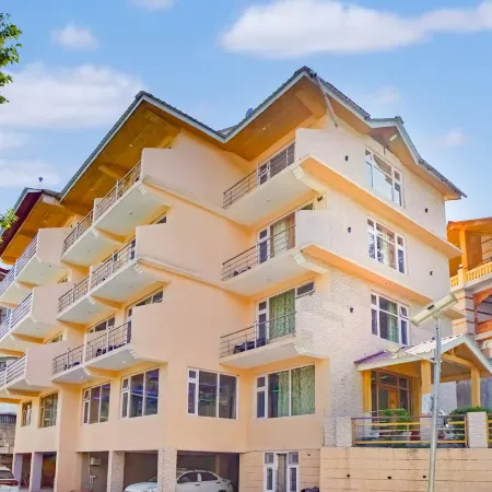 Valley of Sublime!!! Nirvana Hills!!! A Family Hotel with Roof Top Lounge and Restaurants