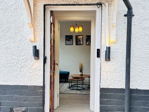 Pengam House Cardiff by Smart Corporate Stays