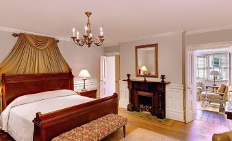 Wentworth Mansion