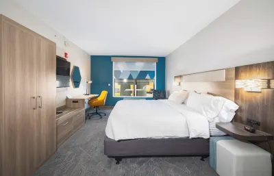 Holiday Inn Express & Suites Saint Robert - Leonard Wood