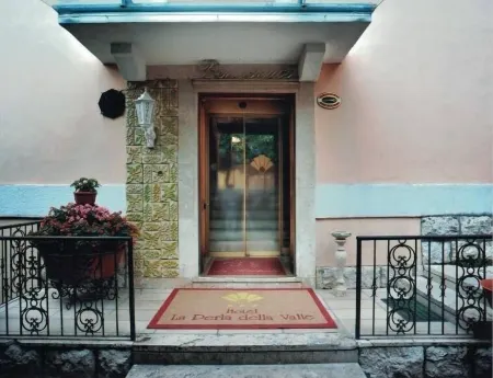 Albergo la Perla Della Valle Отели в г. Скуркола-Марсикана