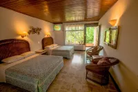 Karahe Beach Hotel - พร้อมระเบียง