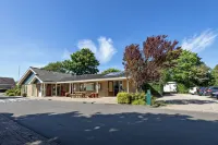 Cozy holiday home with lots of privacy Hotels in 