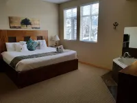 Sunset Resorts Canmore and Spa - balcony