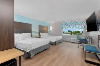 Tru by Hilton Lincoln East Hotels in 
