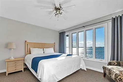 Isaiah Tubbs Resort & Conference Centre Hotels in Picton