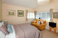 Black Burn Lodge B & B Hotels in 