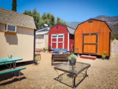 吉納塞拉利昂酒店及餐廳