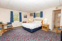 Cedar Motor Inn Hotels in Marquette