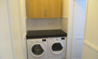 Lovely Spacious 3 Bedded First Floor Apartment