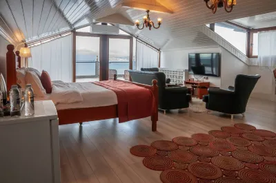 Black Lotus İzmir Hotel berhampiran Ümit"in Bahçesi