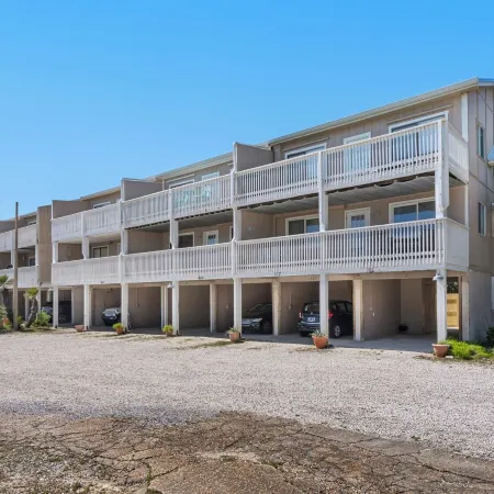 1Br/1ba, Covered Parking, Perfect for Couples!