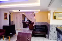 Adachukwu Hotel and Suites - 2-Star