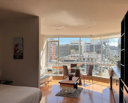 เอดิฟิซิโอ โตฟิโน โรงแรมในกีโต