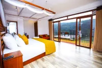 Dowa Elegance Resort Hotels near Little Adam's Peak