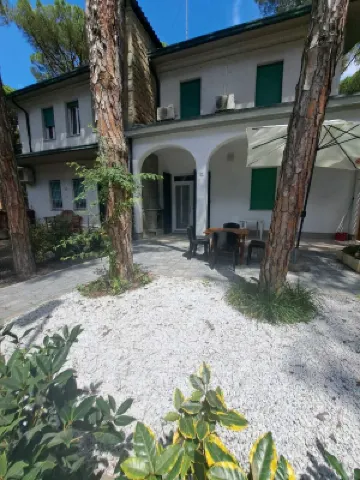 瑪里納羅米亞2 分體行政公寓