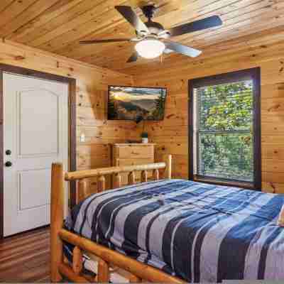 Sharp Hollow by Beyond Expectations W Hot Tub Rooms