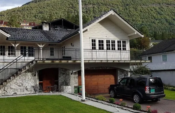 阿爾內斯豪斯斯特林