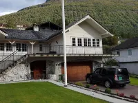 Aarnes House Stryn Отели рядом с достопримечательностью «LOEN Skylift»