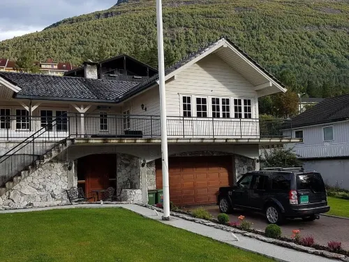Aarnes House Stryn
