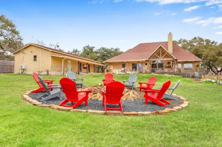 Piece of Haven A Hill Country Retreat for 7!