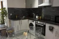 Cosy Central Home - Sleeps 5 Free Parking & Patio Hotels in Braunstone