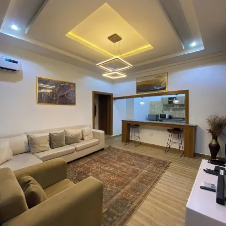 AZ KINGS HOTEL AND APARTMENT