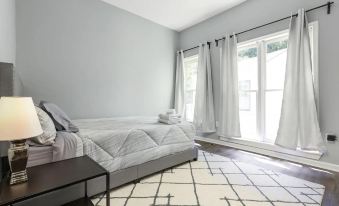 Recently Renovated Chic Durham Farmhouse